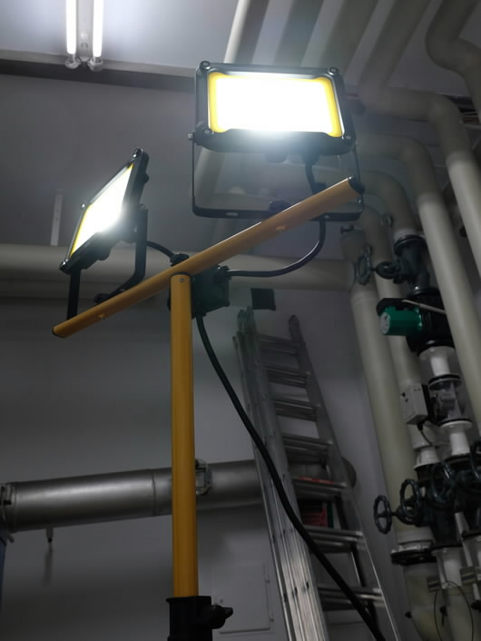 Töövalgusti LED kolmjalal JARO 220V IP65 2x20W 3900lm, Brennenstuhl