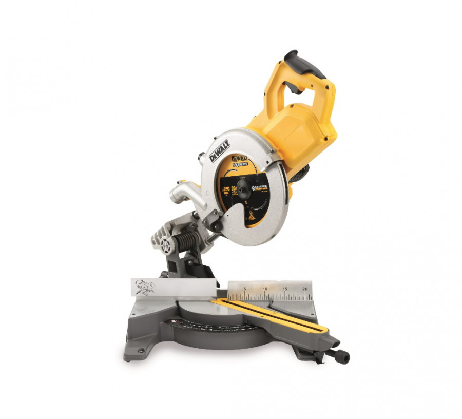 Akuga järkamissaag DCS778N, 250mm, FV karkass pappkarbis, DeWalt