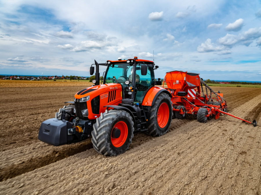 Traktori  M7153 KVT, Kubota
