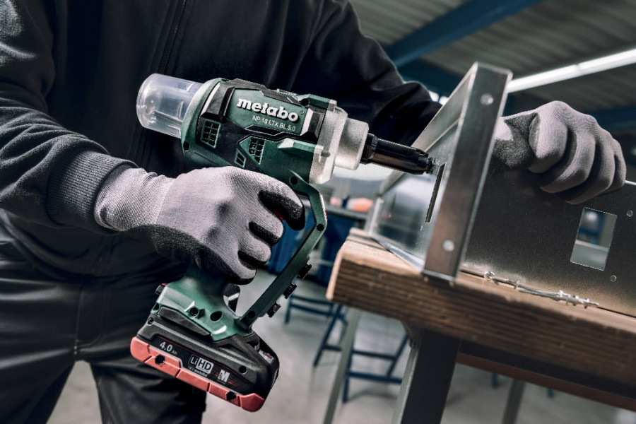 Cordless blind rivet gun NP 18 LTX BL 5.0 / 2x4,0 Ah LiHD, Metabo