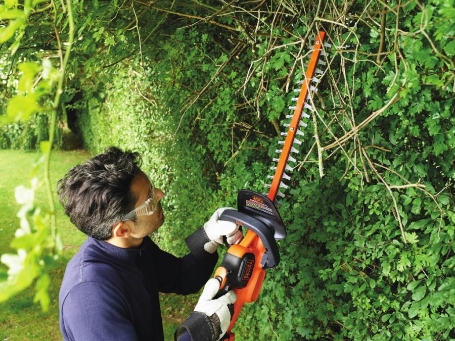 black & decker cordless hedge trimmer