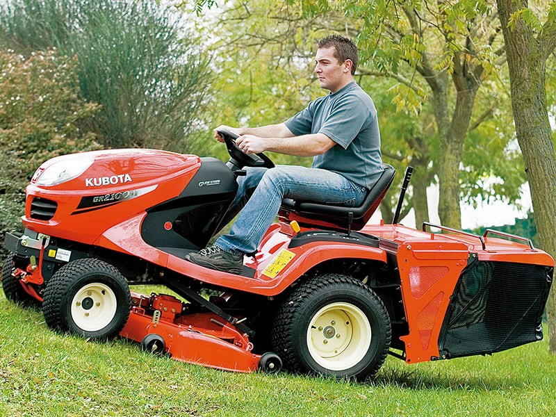 Ride On Mower GR2120-II, Kubota - Lawn tractors with rear bagger