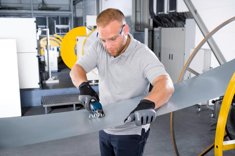 Slitting shear TruTool C160 with chip clipper LiIon battery, Trumpf