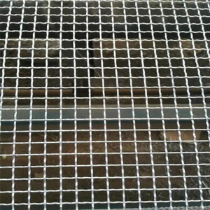 Mesh panel 15X15mm hole, wire 4mm 8"X5"