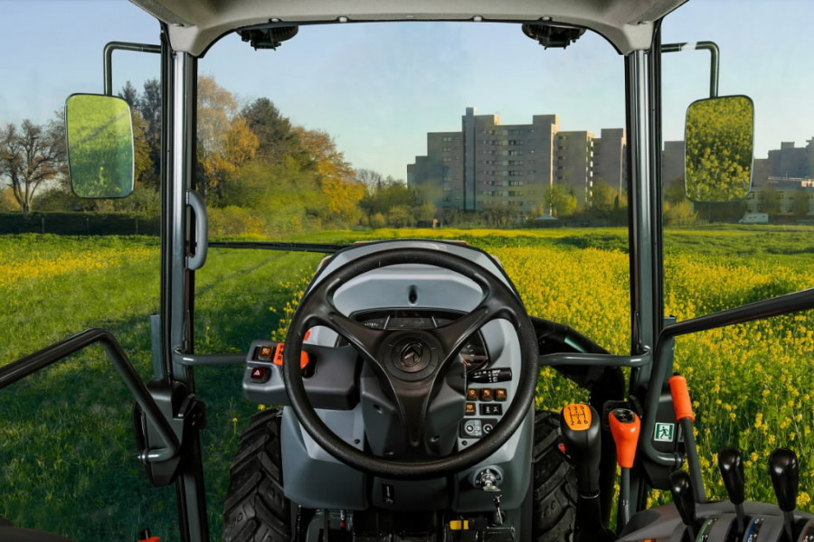 Tractor M5082 Narrow, Kubota | Stokker- tools, machinery, maintenance
