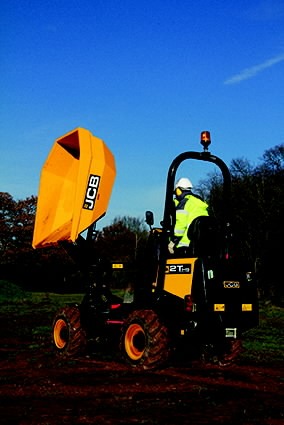 Aik&scaron;telės savivartis JCB 2T