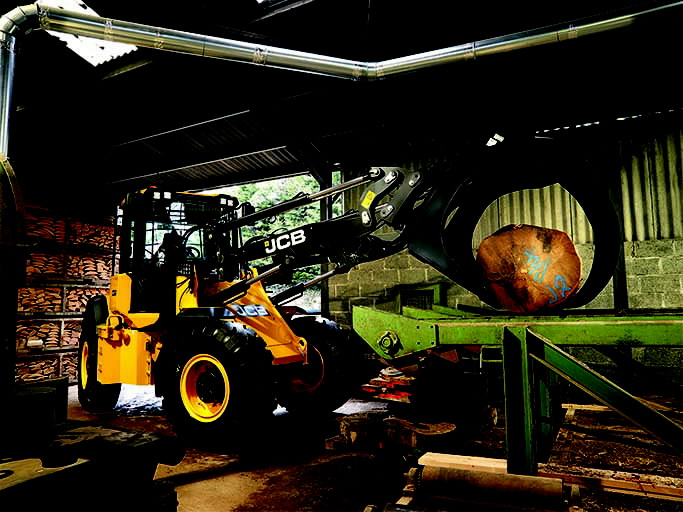 Frontālais iekrāvējs JCB 417 HT