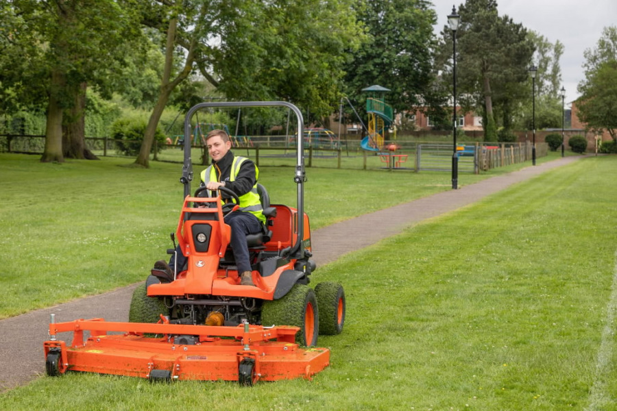 Frontalinė vejapjovė Kubota F391 