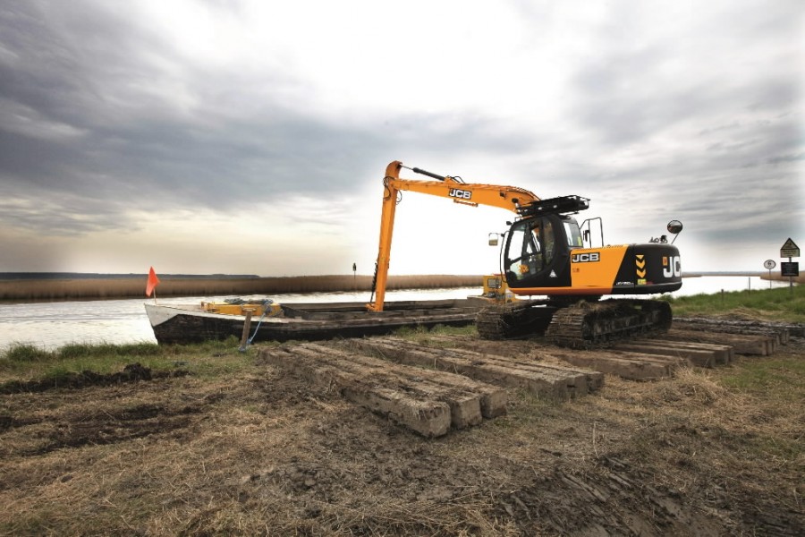 Kāpurķēžu ekskavators JCB JS180