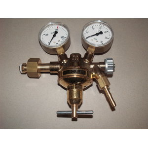 Pressure regulator O2 AGA cyl. W21,8x1/14"" G3/8x6mm, Binzel