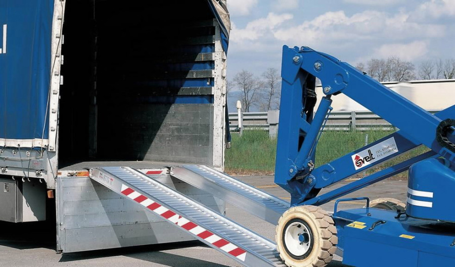 Alu-loading ramp Q 4000kg 250cmx32cm, Svelt
