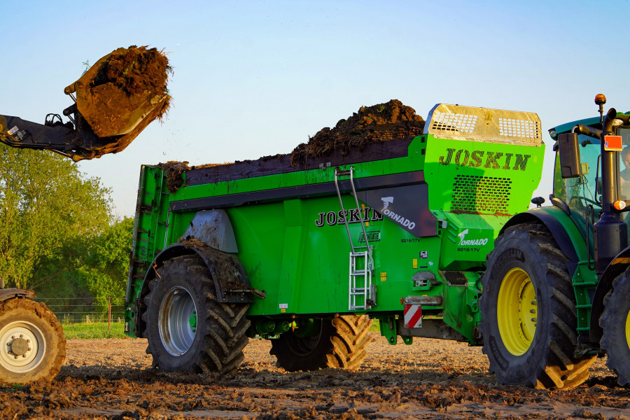 Muck spreader Joskin TORNADO T6013/16V