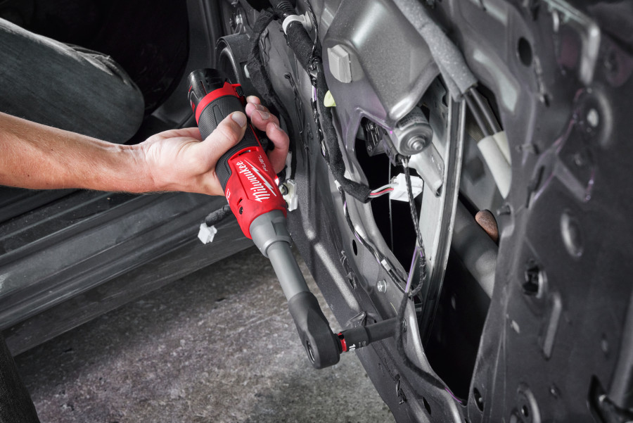 Milwaukee Tool M12 FUEL 3/8\" Extended Reach High Speed Ratchet Kit