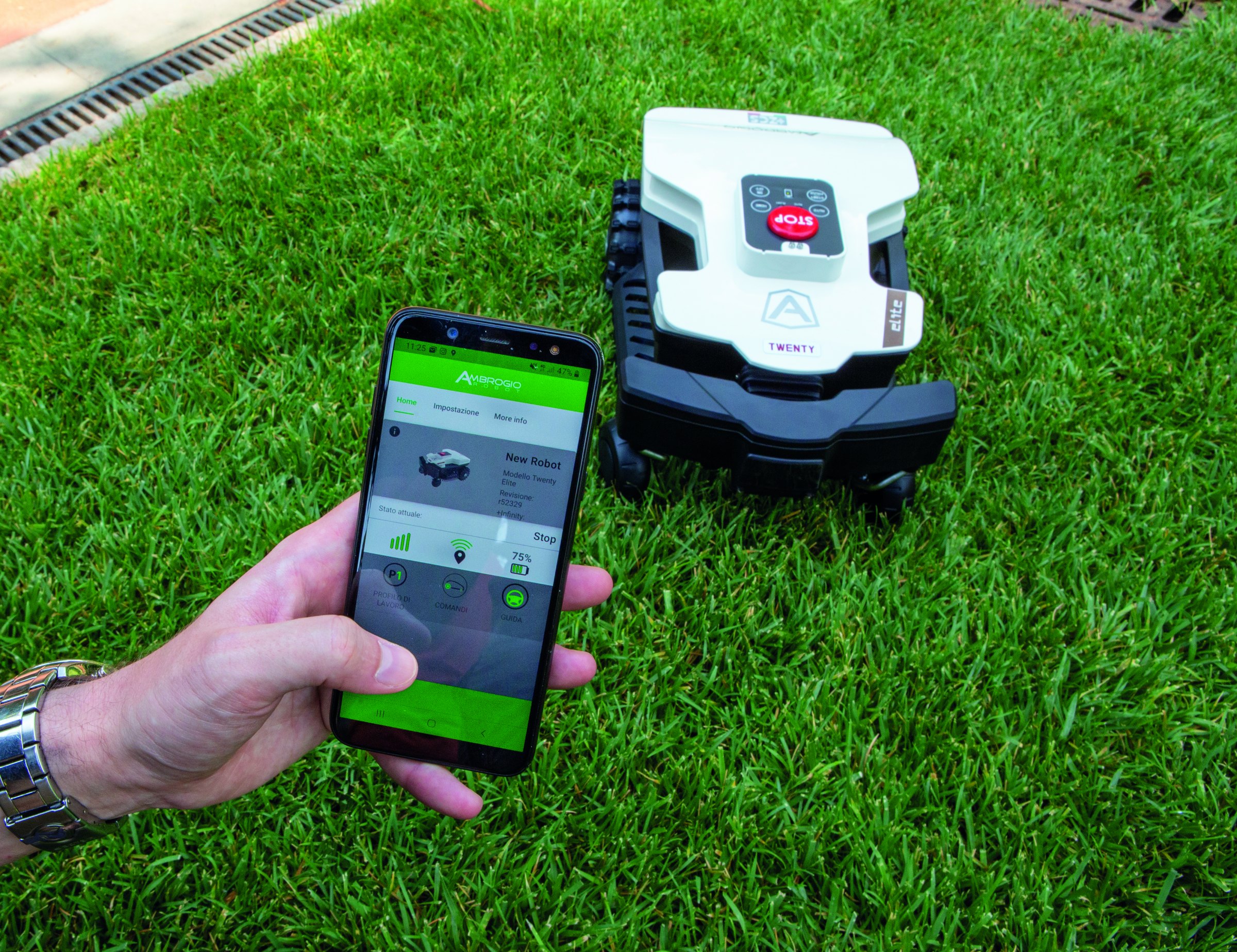 Unohda nurmikonleikkuu ja nauti puutarhastasi Ambrogio robottiruohonleikkurien avulla.