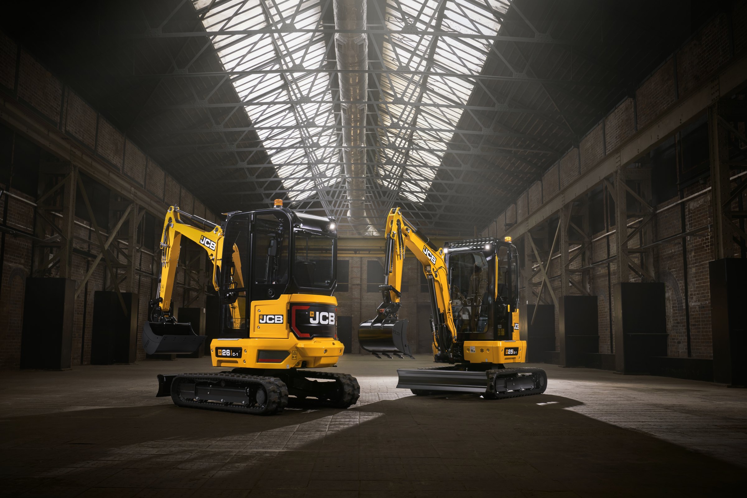 JCB esitleb uusi kompaktseid ekskavaatoreid – 25Z ja 26C