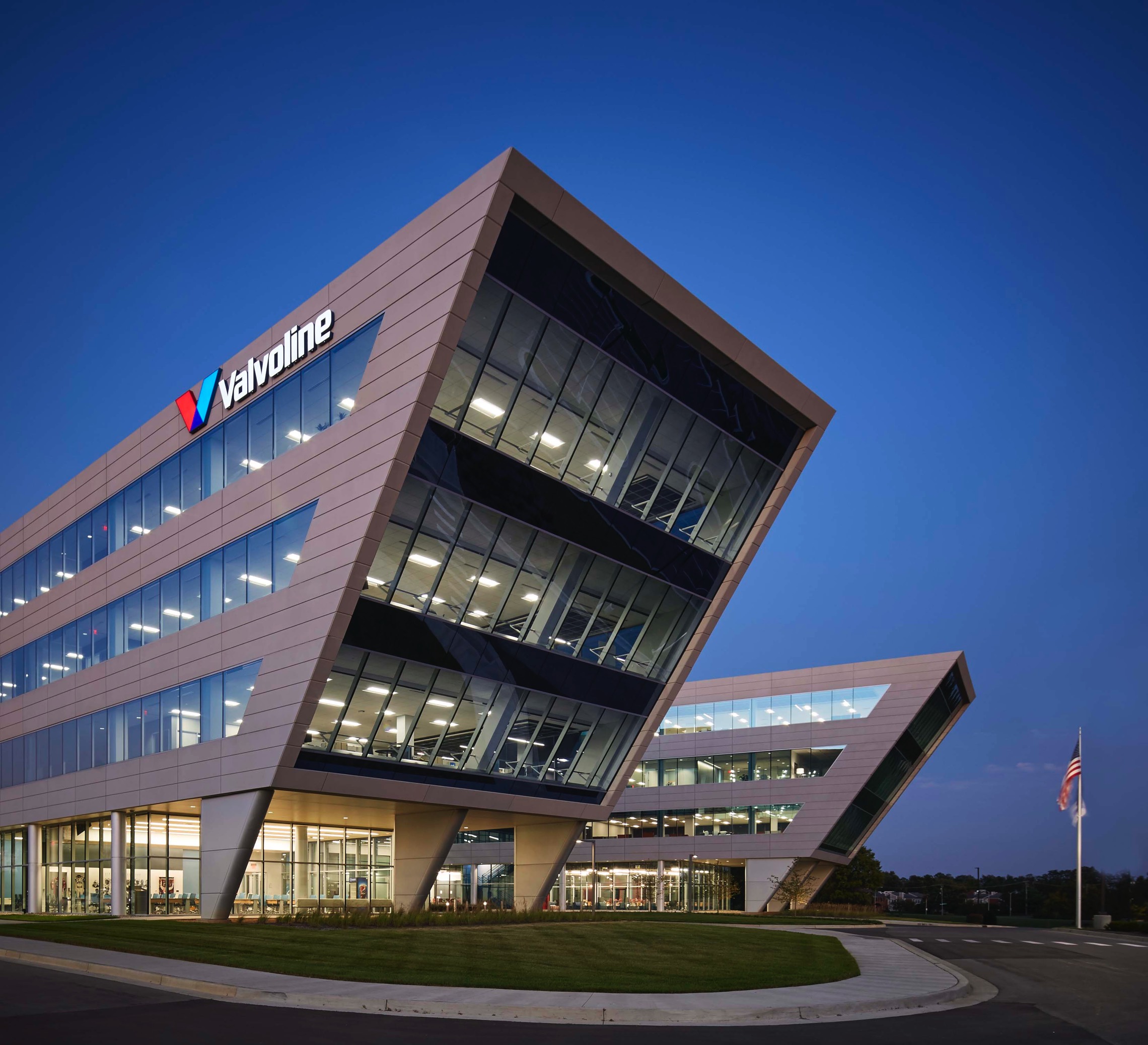 Valvoline un Saudi Aramco paraksta pirkuma līgumu