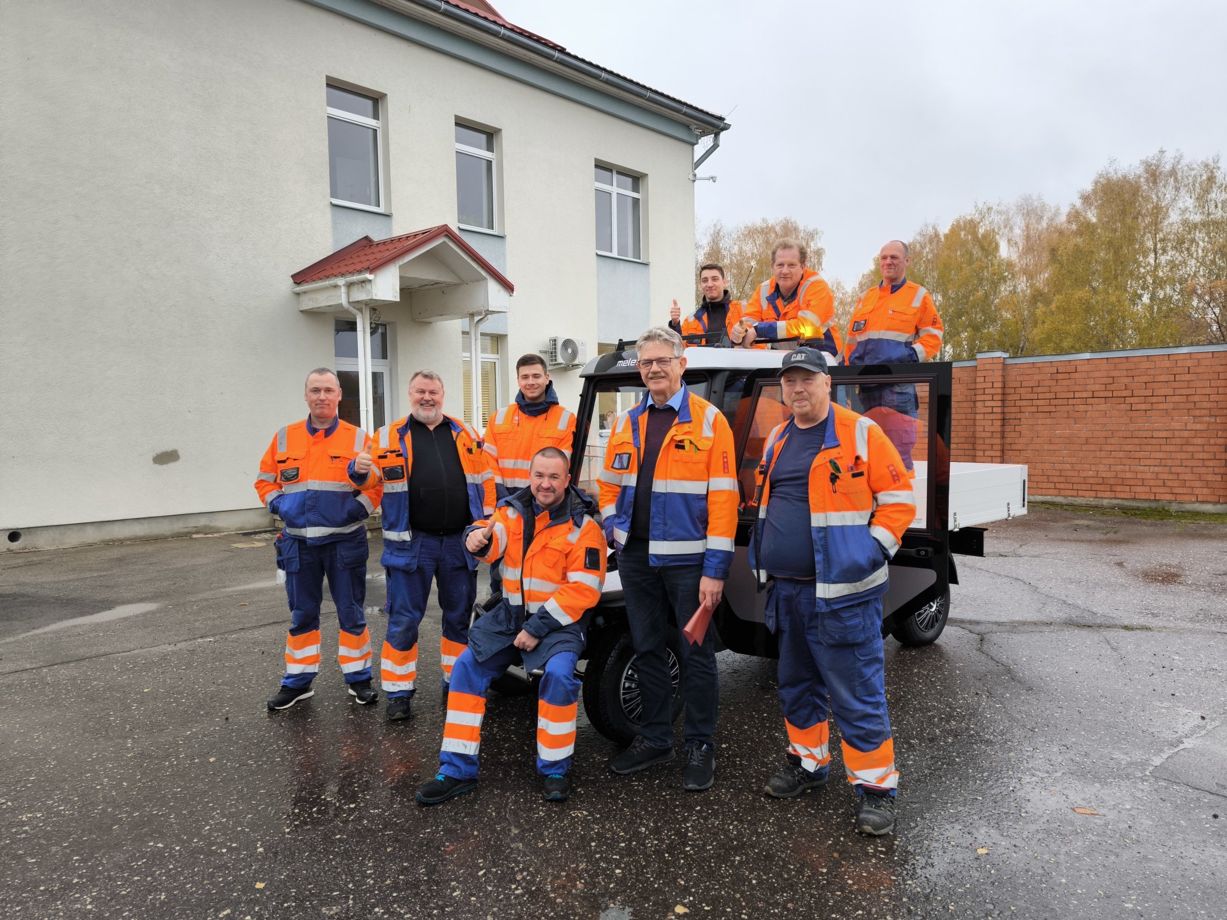Pirmās Melex elektriskās komunālās automašīnas piegāde Latvijā