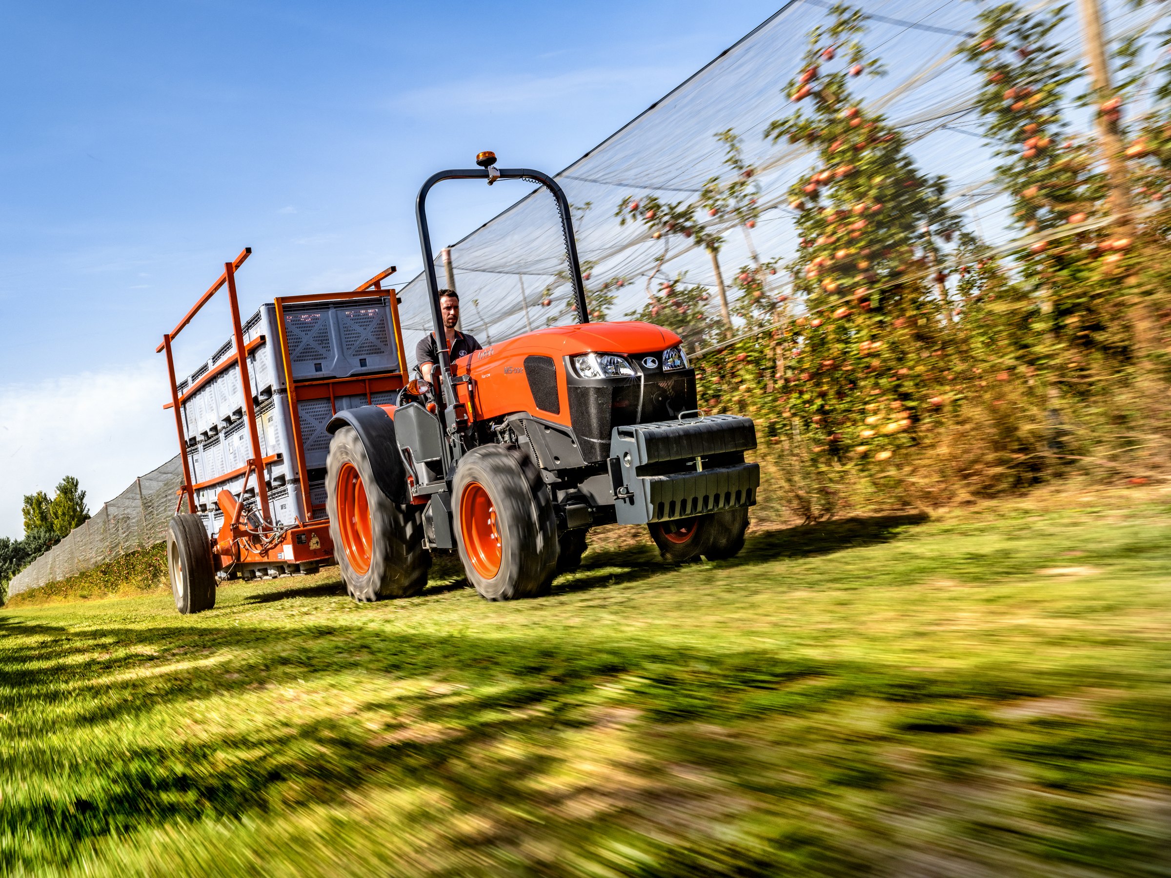 Kubota iepazīstina ar M5002 Narrow sērijas traktoriem