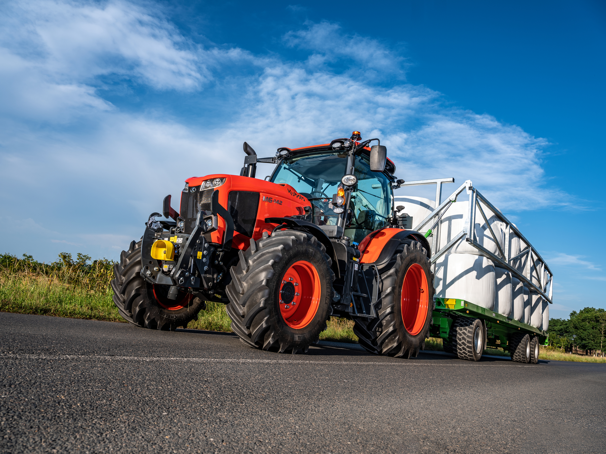 Kubota M6002-seeria: jaapani tõhusus euroopa põldudel