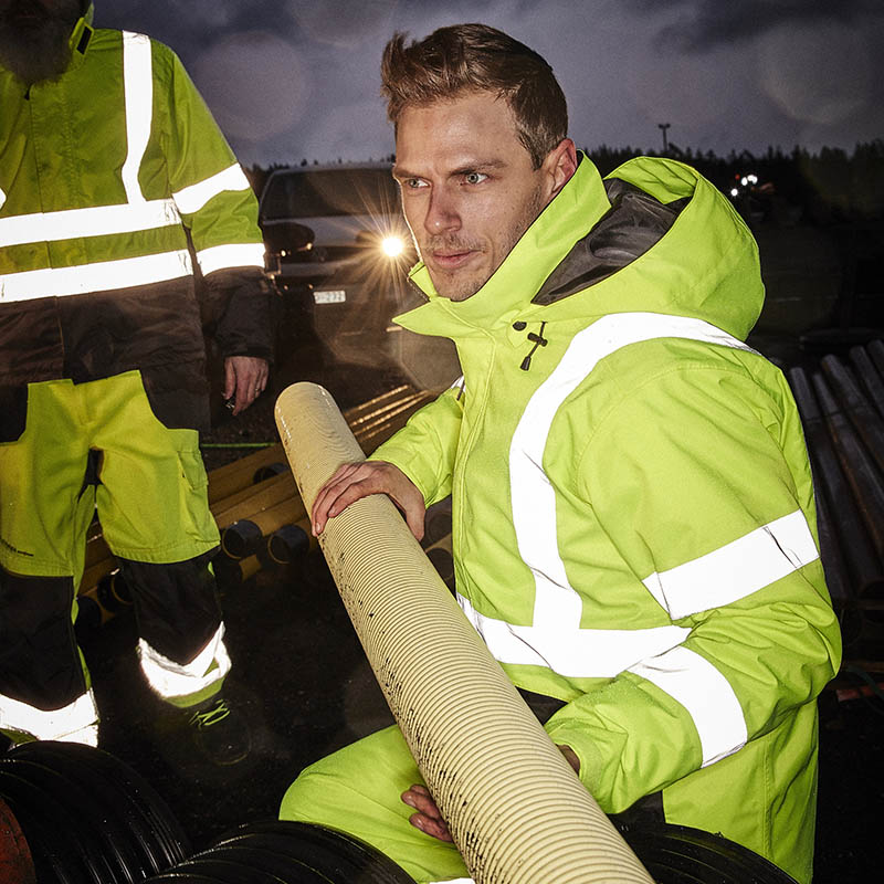 Kõrgnähtavad (Hi-vis) tööriided