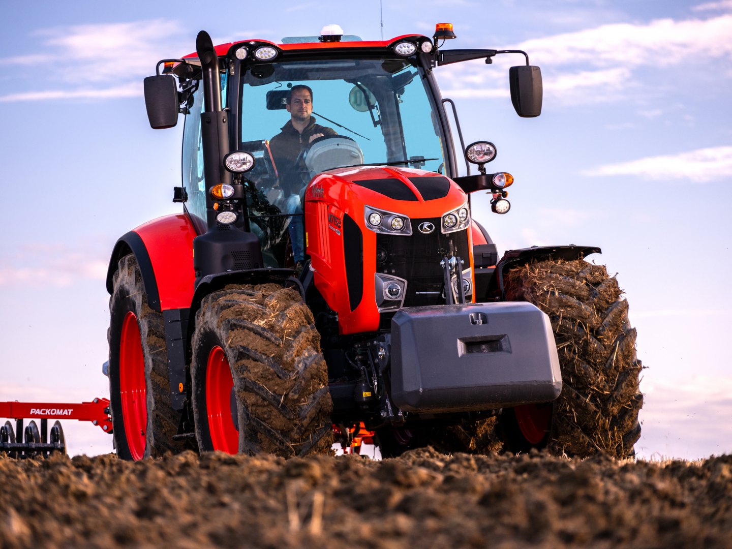 Kubota M7
